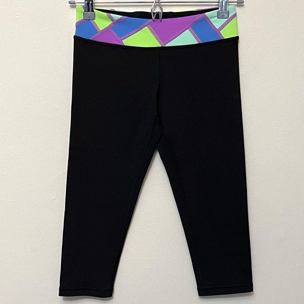 Ivivva • 12 • Reversible Crop Black Leggings 17.5” Inseam Geometric Waistband